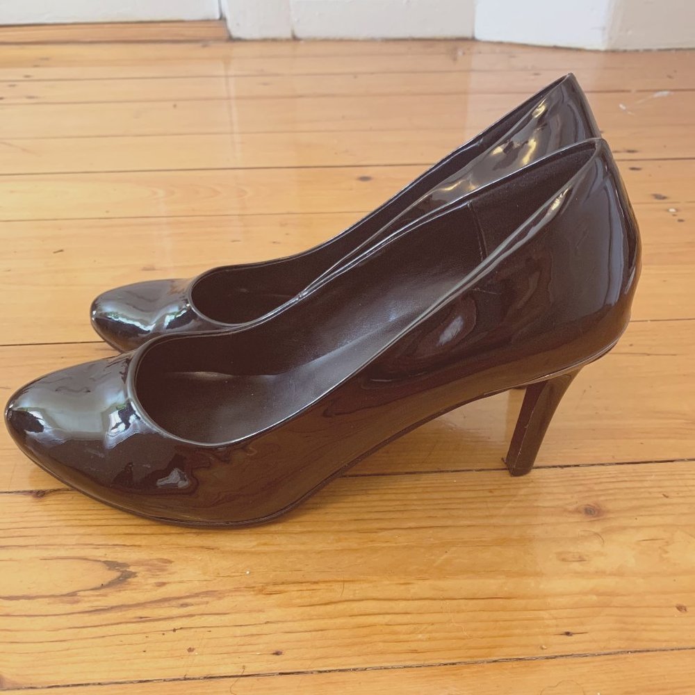 Shiny Black Heels Women Size 9